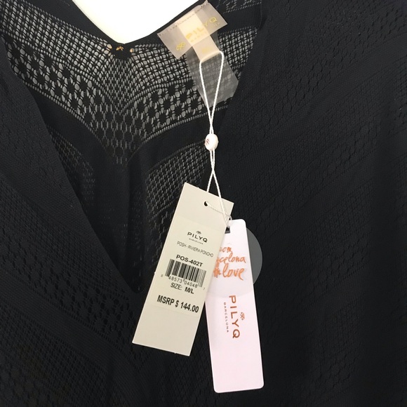 NWT PilyQ Black Posh Riviera Poncho M/L - Picture 15 of 16